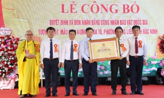 Bí thư Tỉnh ủy Bắc Ninh Nguyễn Hồng Thái dự lễ đón nhận Bằng công nhận Bảo vật quốc gia đối với Tượng Phật Mẫu Man Nương